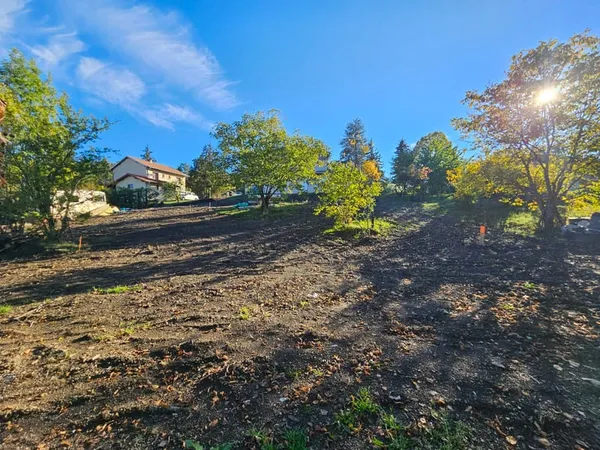 GAP CHABANAS - TERRAIN DE 415m2 AU CALME ET VIABILISE
