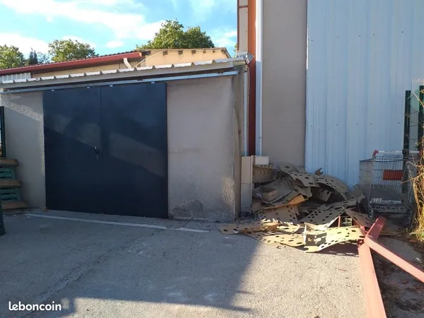 Local industriel 44 m²
