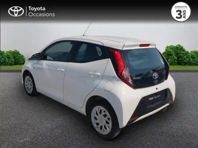 Toyota Aygo 1.0 vvt-i 72ch x-play 5p my20 — photo 2