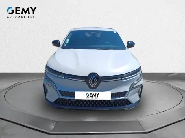 Renault Megane e-tech ev60 220 ch super charge — photo 17