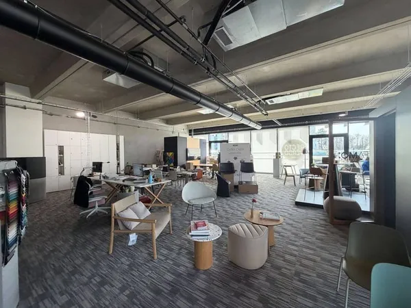 Bureaux 273 m²