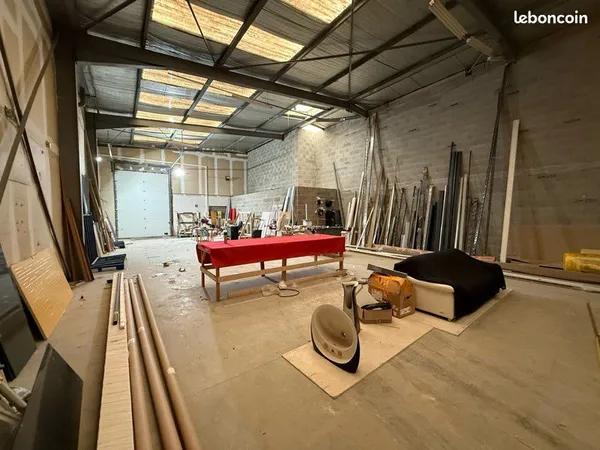 Dépôt 220m2