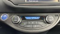 Toyota Yaris 100h Chic 5p — photo 19