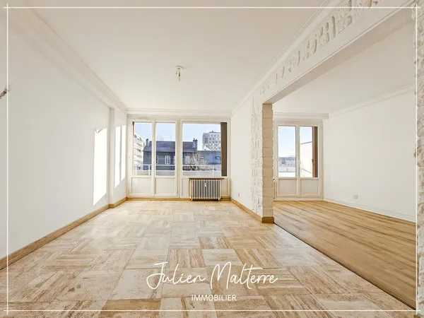 Appartement lumineux 4 pièces 86 m2 SAINT-ETIENNE, 2 chambres possible 3, garage et cave