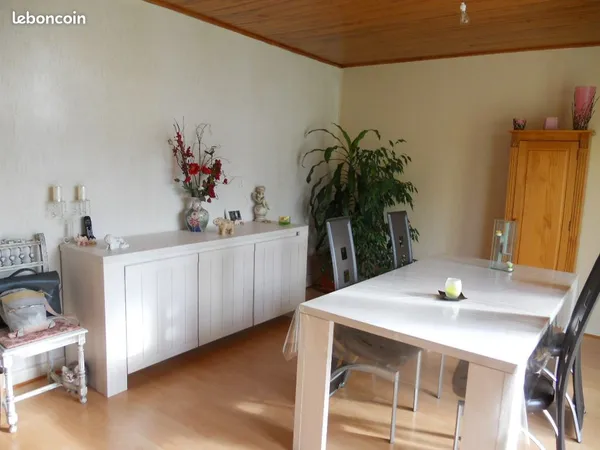 Appartement spacieux, lumineux, au calme