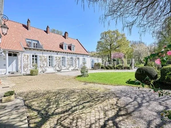 Maison 20 pièces 452 m²
