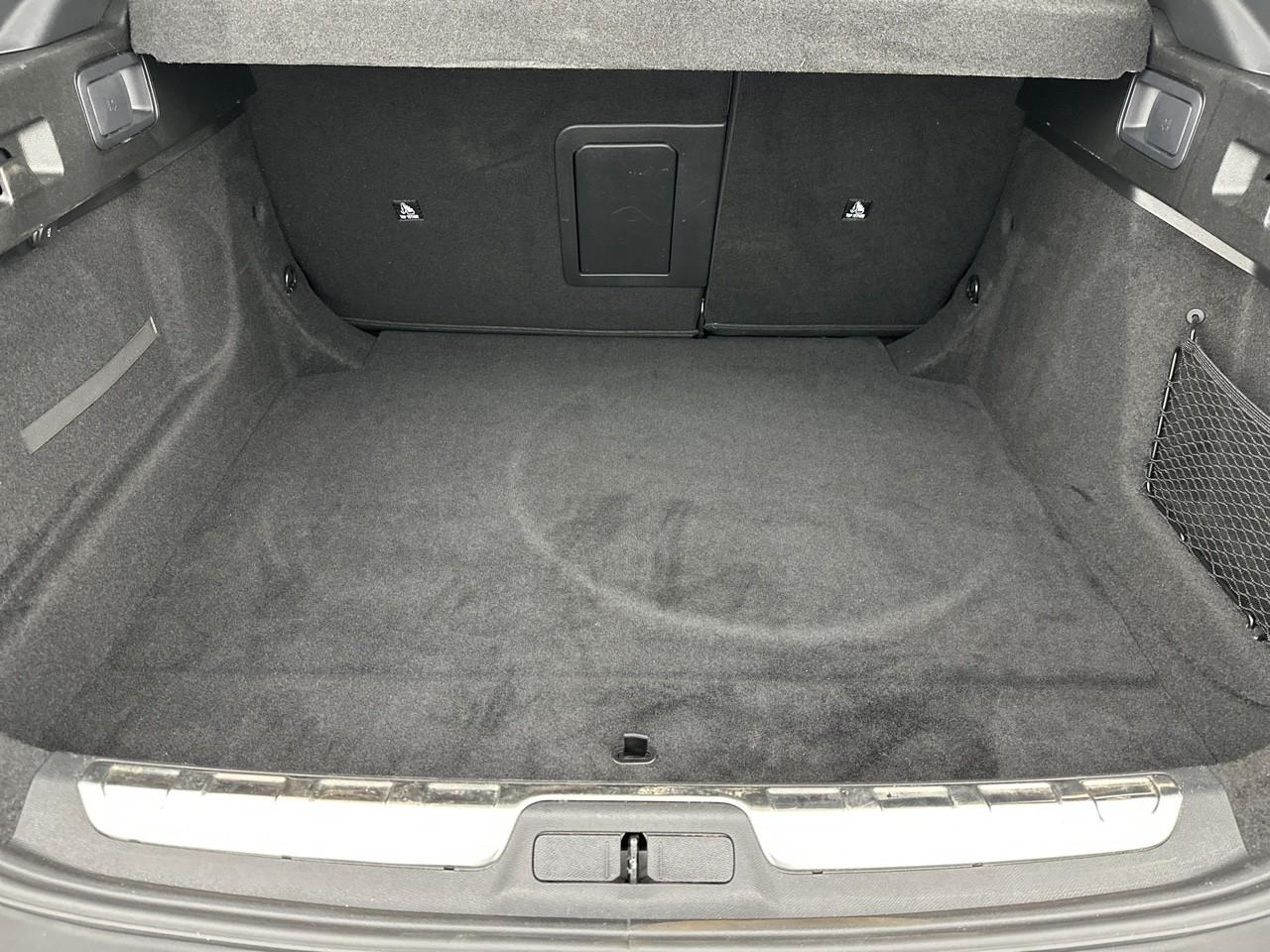 Peugeot 408 hybrid 145 e-dcs6 gt — photo 6