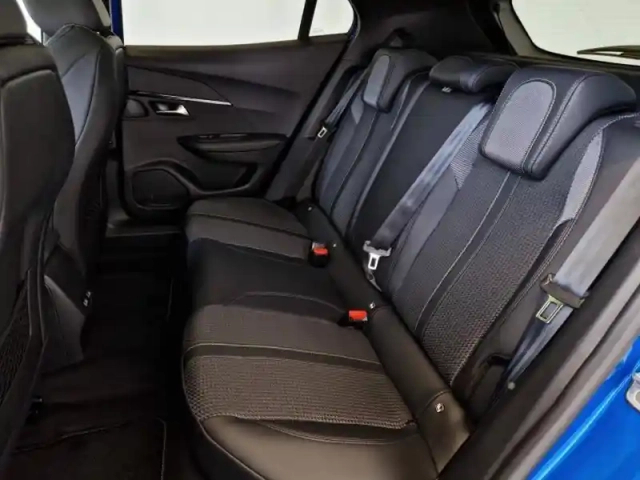 Peugeot 2008 1.2 puretech 130ch s&amp;s gt eat8 — photo 6