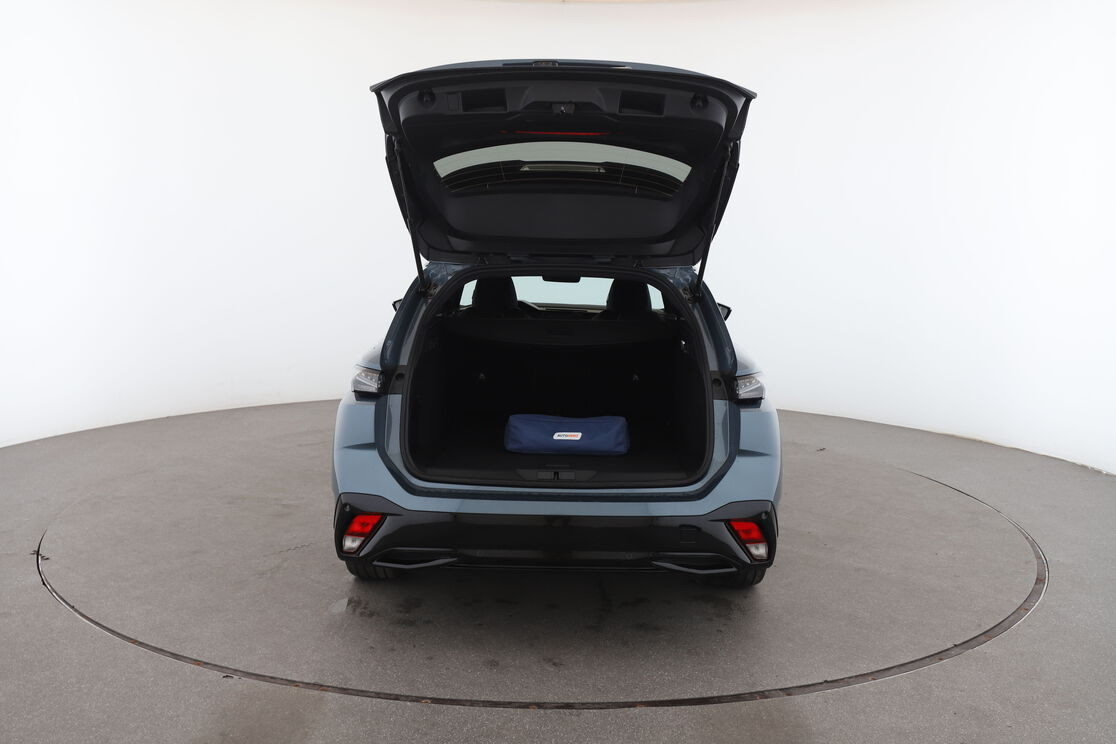 Peugeot 308 SW 1.2 Hybrid GT e-DCS6 — photo 15