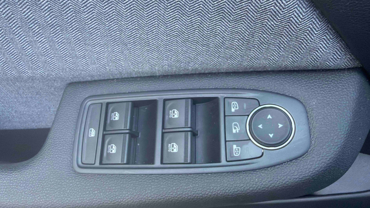 Renault Clio E-Tech full hybrid 145 — photo 19