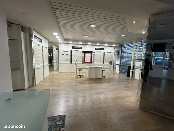 Local commercial 120 m² Bourgoin-Jallieu