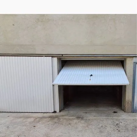 Garage /box