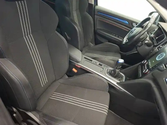 Renault Megane mégane iv berline tce 140 fap — photo 37