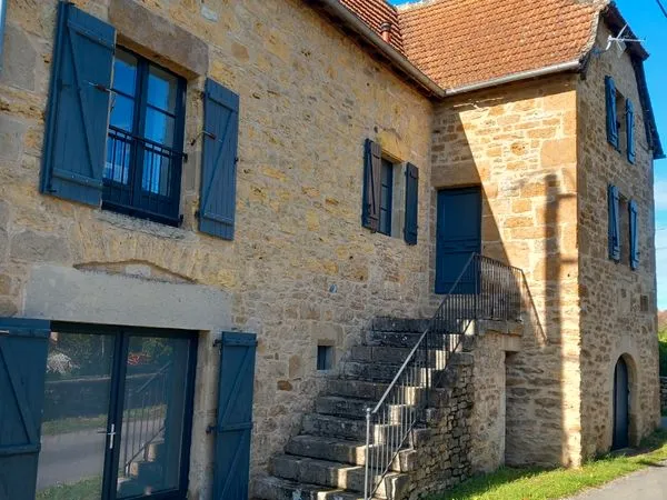Maison de village en pierre à louer
