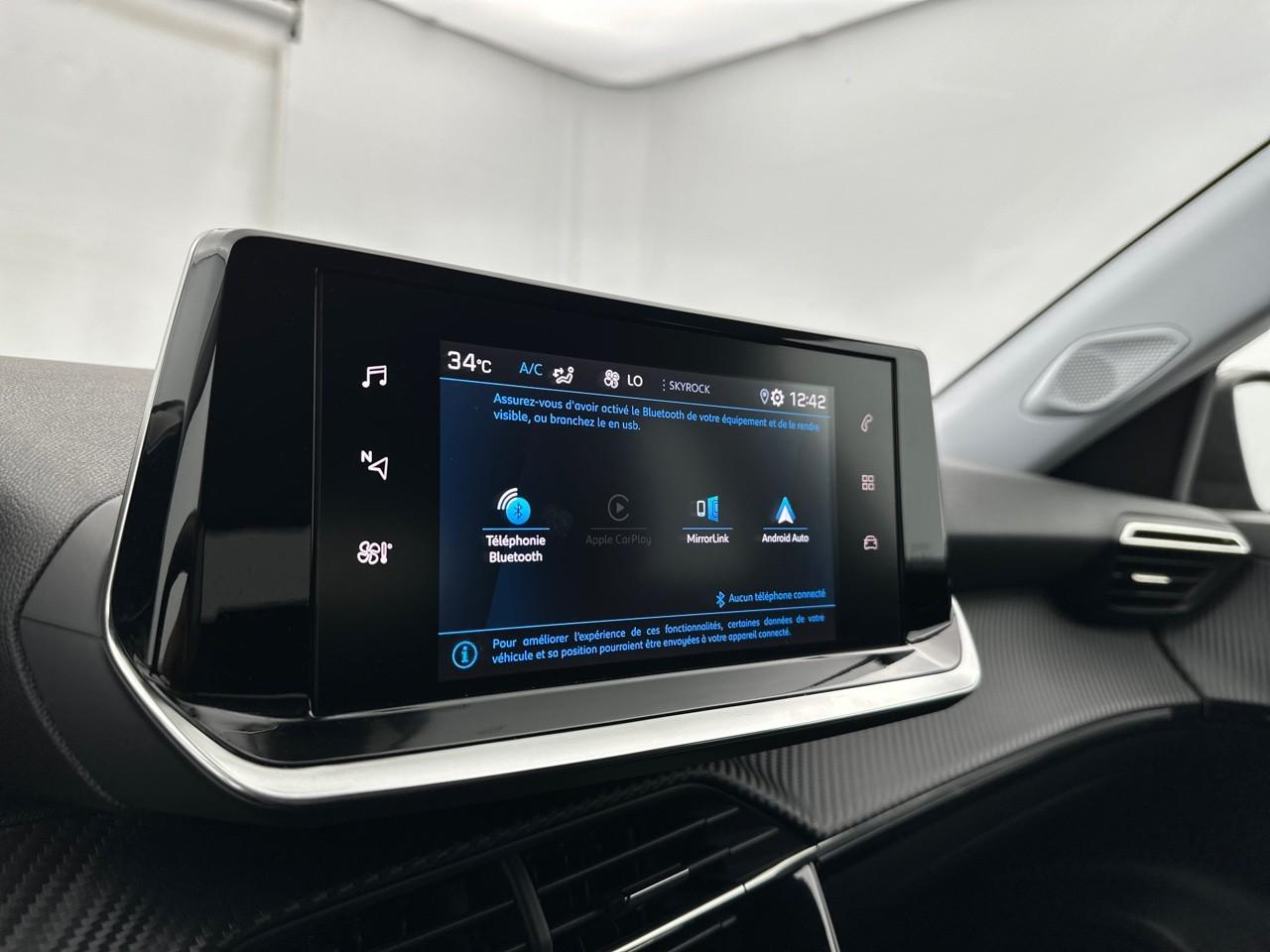 Peugeot 2008 puretech 130 s&s eat8 style — photo 23