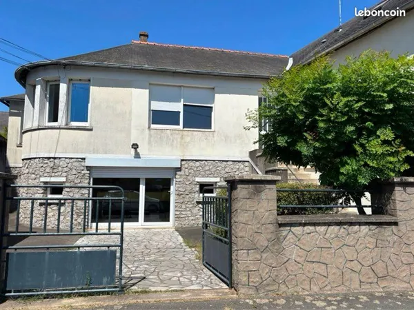 Bureaux professionnels 95 m² - CHATEAU GONTIER SUR MAYENNE