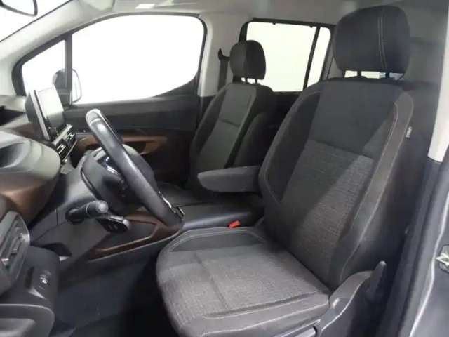 Peugeot Rifter taille xl - moteur electrique 136 ch (100 kw) automatique gt — photo 12