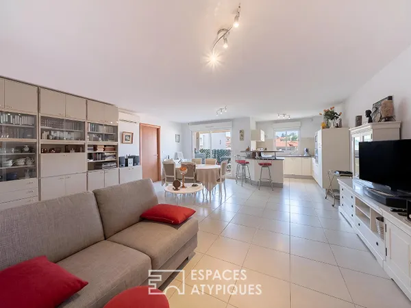 Appartement traversant avec balcon et garage