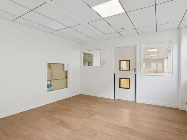 Bureaux 350 m²