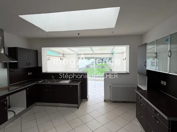 Maison 128 m2 6 pièces avec garage et jardin