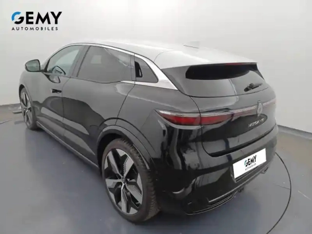Renault Megane e-tech ev60 220 ch optimum charge — photo 17