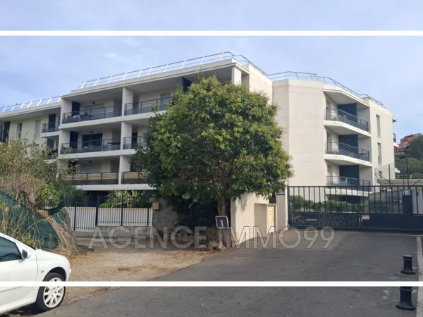 PARKING SOUS SOL 10 M² : BOXABLE