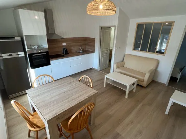 Appartement T2 meublé - 30 m² habitables - Centre-ville de Châteauneuf-de-Gadagne
