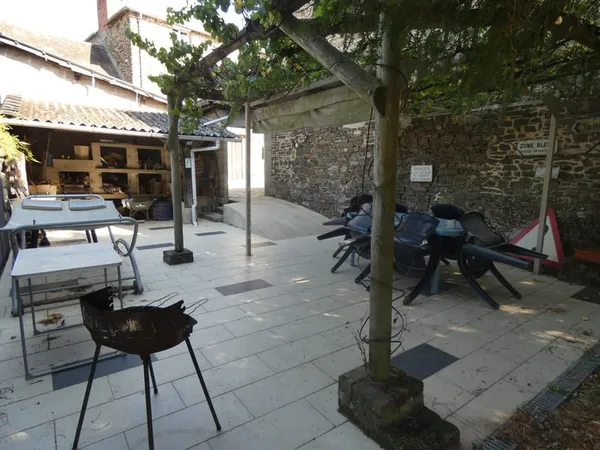 Maison à vendre 6 pièces proche de PONT D'OUILLY (14) de 120 m² habitables sur 1,5 Ha de terrain et 