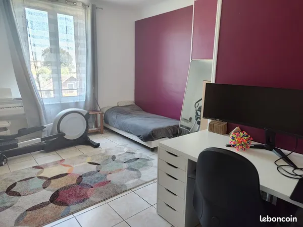 Chambres pour étudiant-es à louer dans bel appartement calme entre fac de Jacob-Bellecombette et hôp