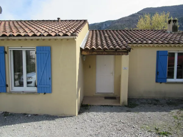 A saisir maison individuelle de 96 m² avec terrain attenant de 2100 m²