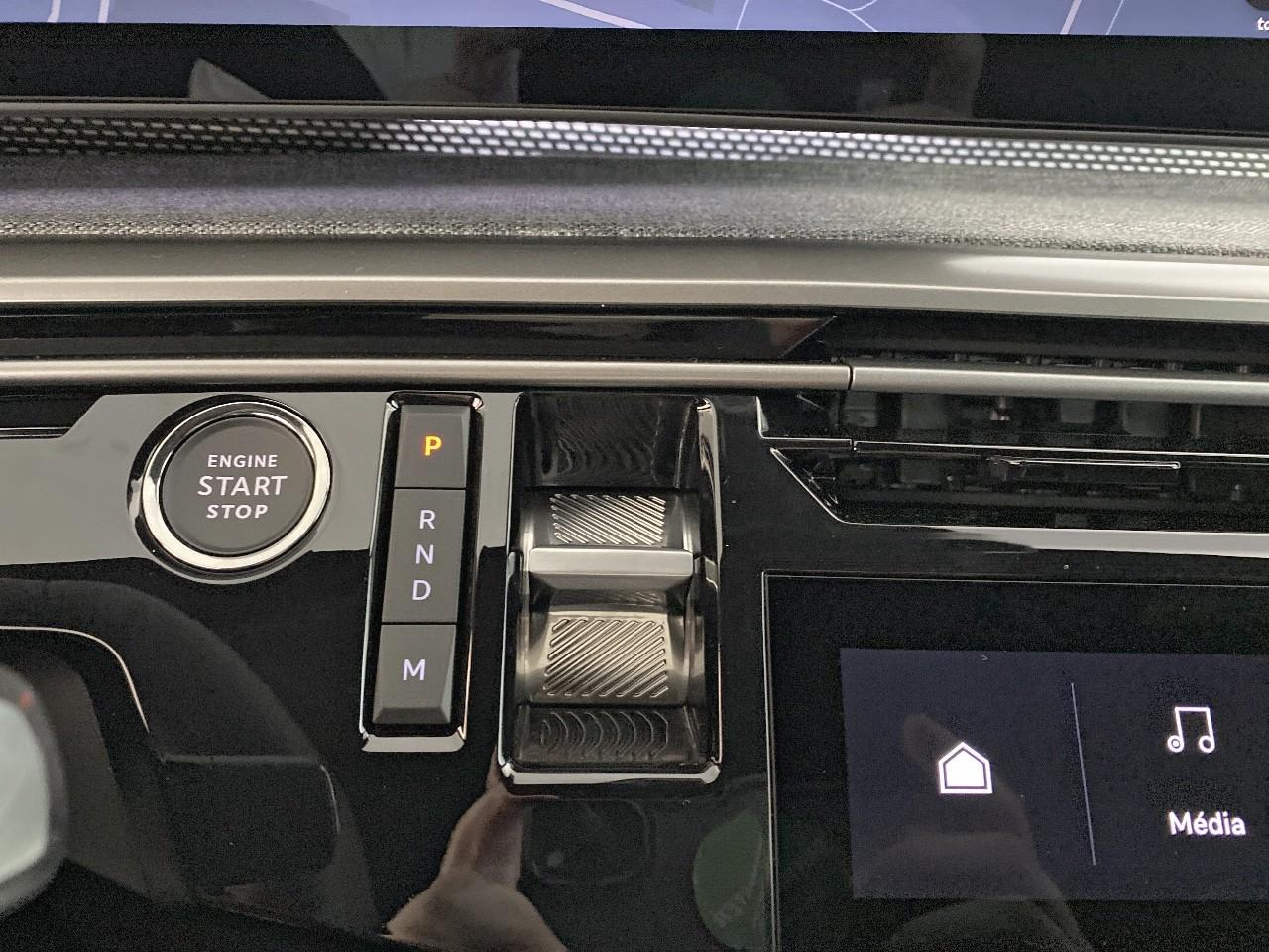 Peugeot 3008 hybrid 145 e-dcs6 gt — photo 15