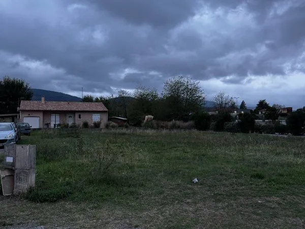 Terrain plat constructible viabilisé Mazamet 937m² proche centre ville et route de castres