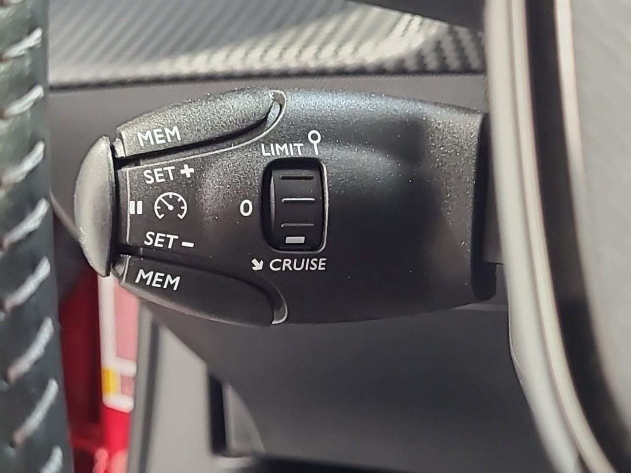 Peugeot 2008 puretech 130 s&s bvm6 allure pack — photo 22