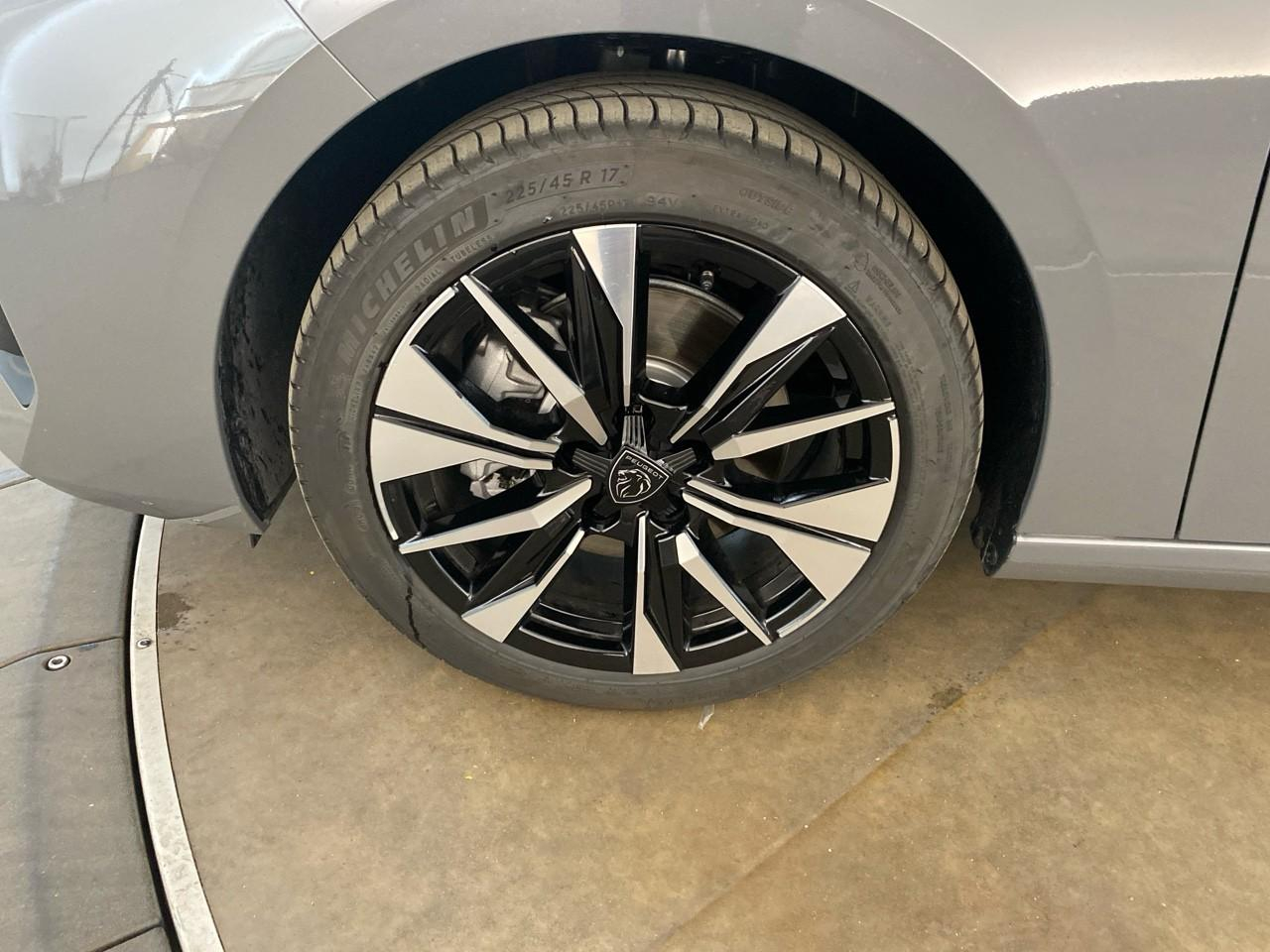 Peugeot 308 bluehdi 130ch s&s eat8 allure — photo 11