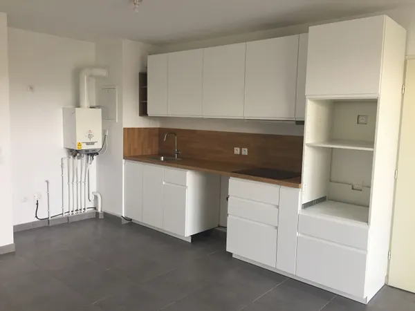 Gardanne ? T2 42 m² Résidence sécurisée avec terrasse, parking privatif et box fermé
