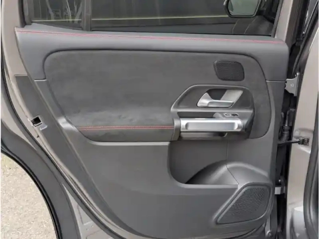 Mercedes Glb 200 d — photo 18