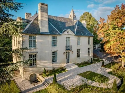 Maison 9 pièces 305 m²