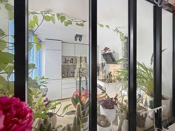 Appartement 6 pièce(s) en rez de jardin, 4 chambres et jardin de 47m2 et 3 parking