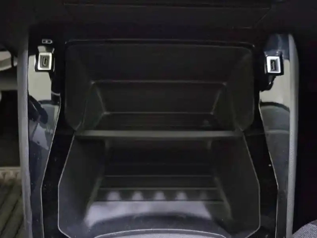 Peugeot 208 puretech 100 s&amp;s bvm6 — photo 31
