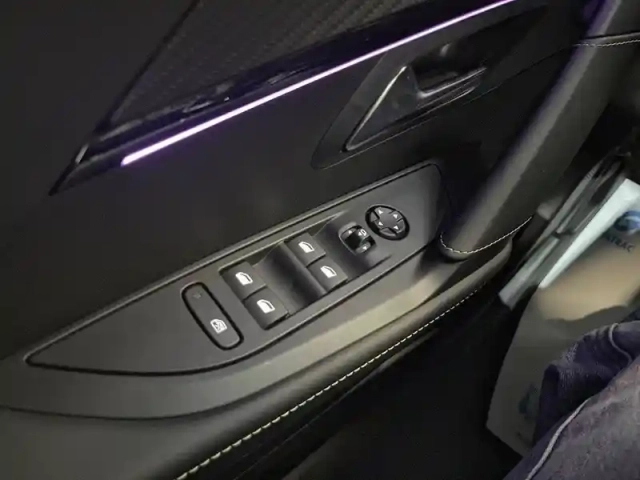 Peugeot 208 electrique 51 kwh 156ch — photo 23