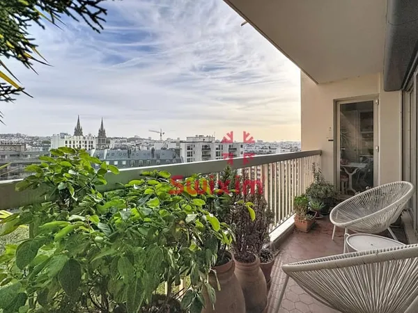 Appartement à rénover, vue dégagée, résidence Paname