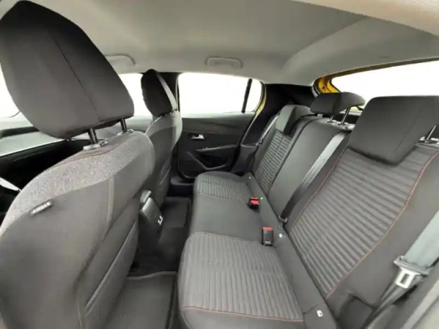 Peugeot 208 e- 136ch like — photo 11