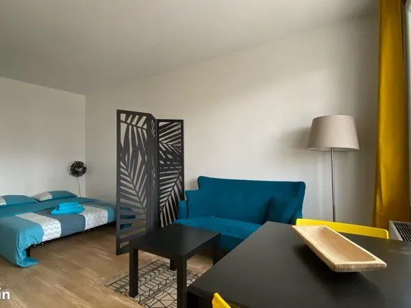 Grand studio de 30m2 à côté de la gare RER E de Rosny sous bois