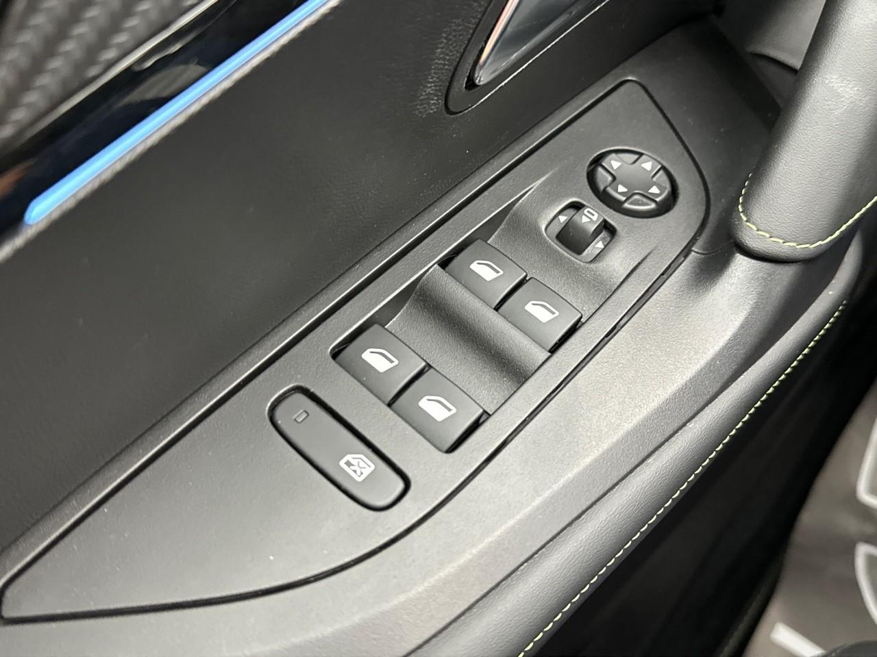 Peugeot 2008 puretech 130 s&s eat8 gt — photo 15