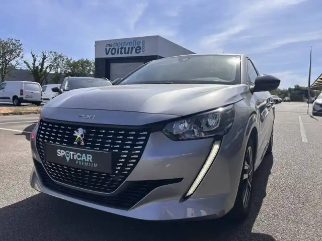 Peugeot 208 puretech 100 s&amp;s eat8 — photo 1