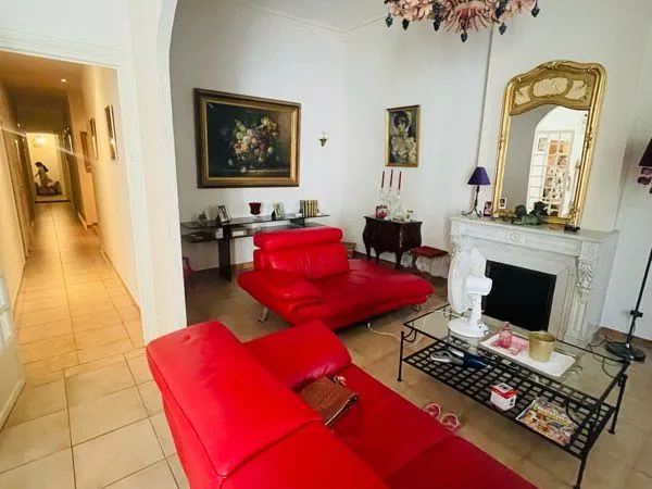 Appartement à côté du théâtre