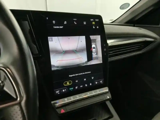 Renault Megane e-tech electric ev60 220ch techno super charge — photo 12