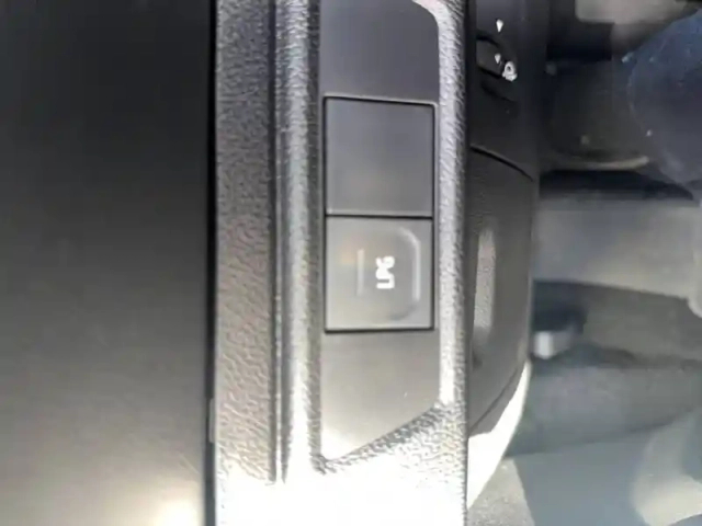 Dacia Sandero eco-g 100 — photo 20