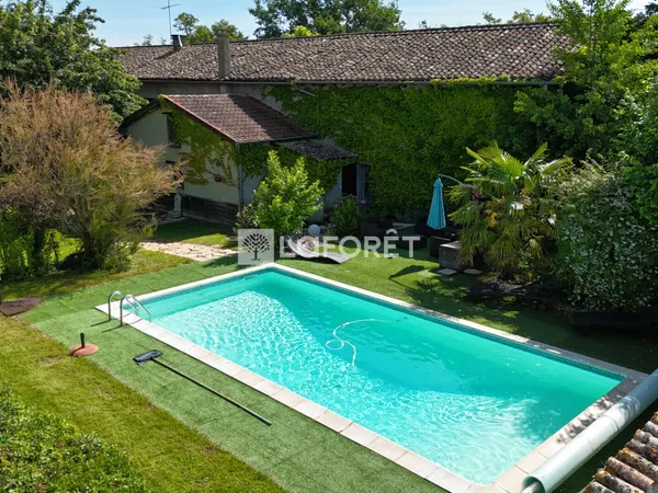 Maison 7 pièces 217 m²