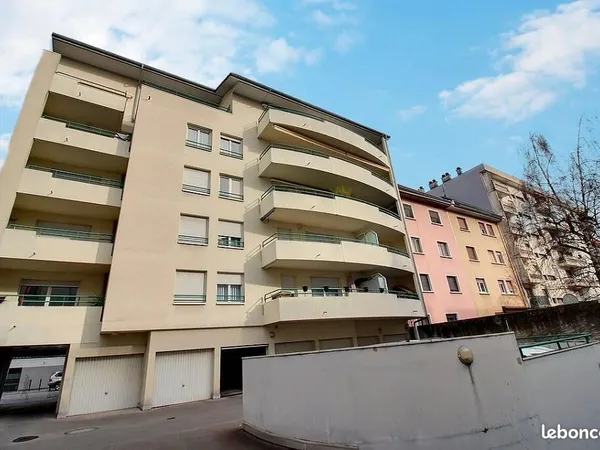 Local commercial 32 m² ANNEMASSE